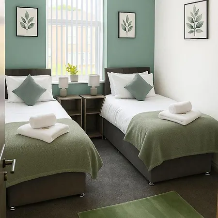 2 Bed Flat - Sleeps 5 - Parking - Wifi