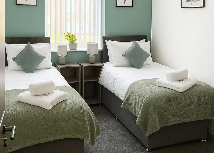 2 Bed Flat - Sleeps 5 - Parking - Wifi