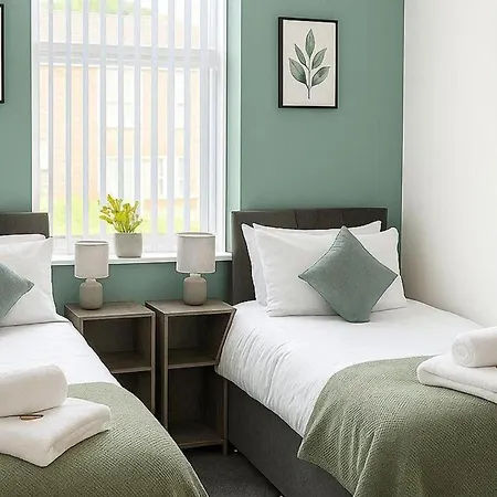 Appartamento 2 Bed Flat - Sleeps 5 - Parking - Wifi Leeds (West Yorkshire)